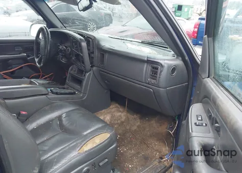 2003 Chevrolet Avalanche 1500 из США, поврежденный, VIN 3GNEK13T63G331989